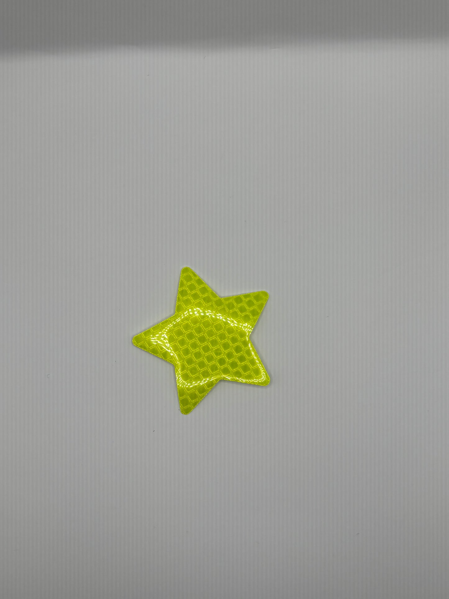 Reflektierender Stern-Aufkleber in leuchtgelb, 5.5cm x 5.5cm (1stk)