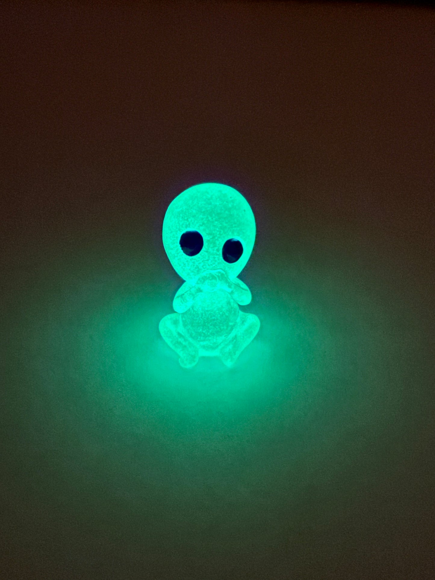 Leuchtende Mini-Alien-Figuren im 5er Set (glow-in-the-dark), 1.1 x 3.3 cm