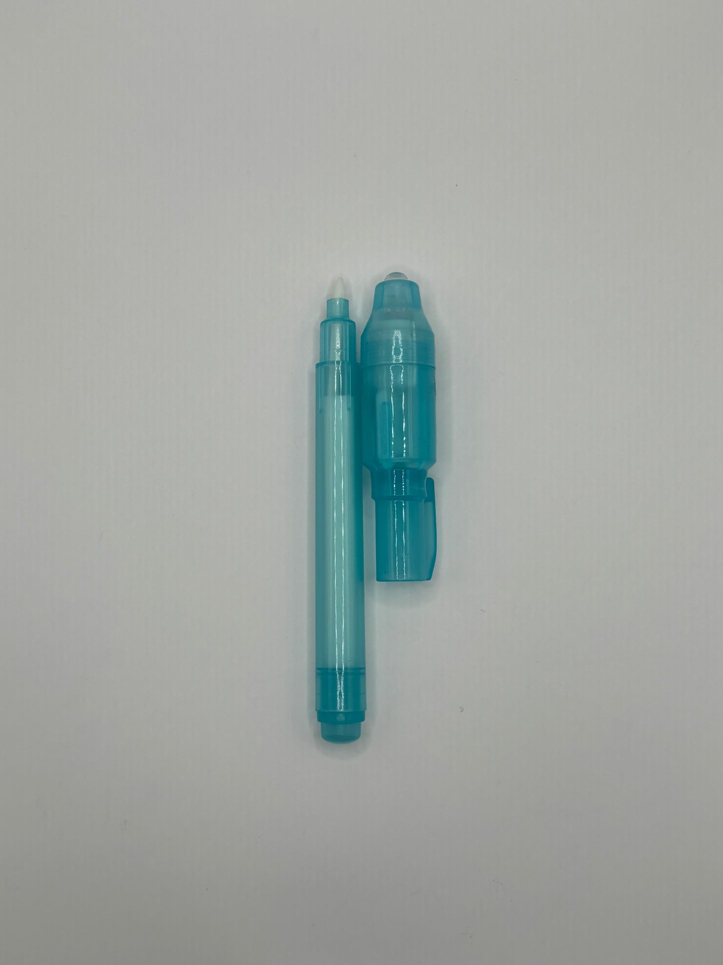 Magischer Geheimstift mit unsichtbarer Tinte und UV-Licht, Farbe zufällig (1stk)