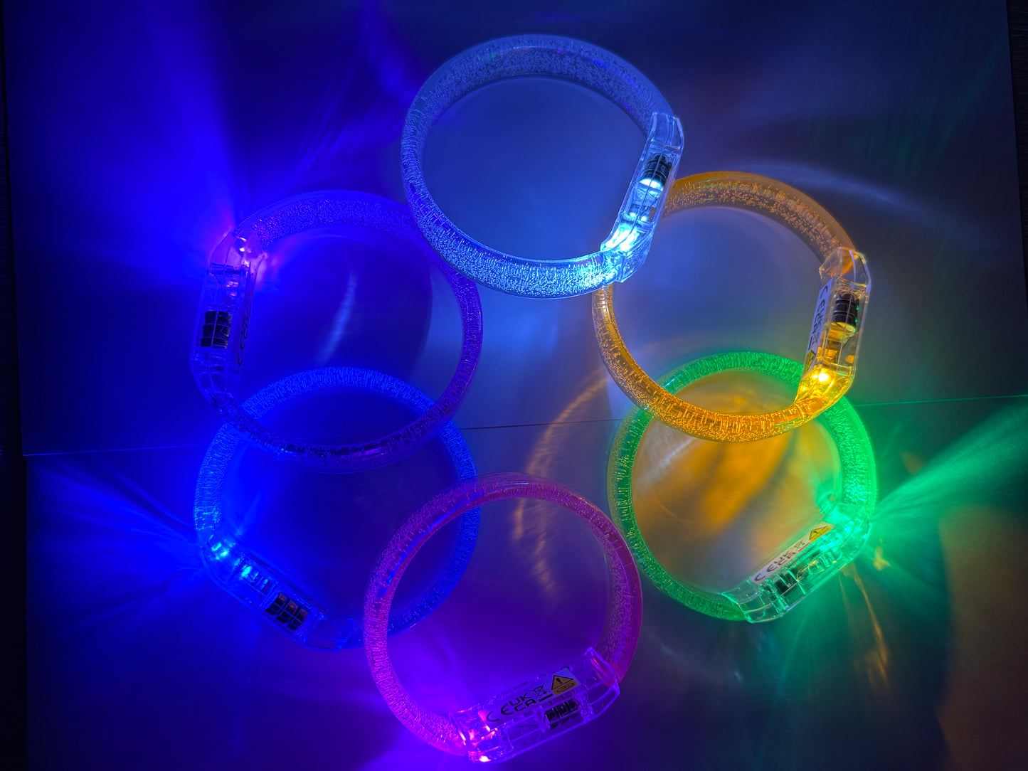 Leuchtendes LED-Armband, Farbe zufällig, 1.5 x 7cm (1stk)