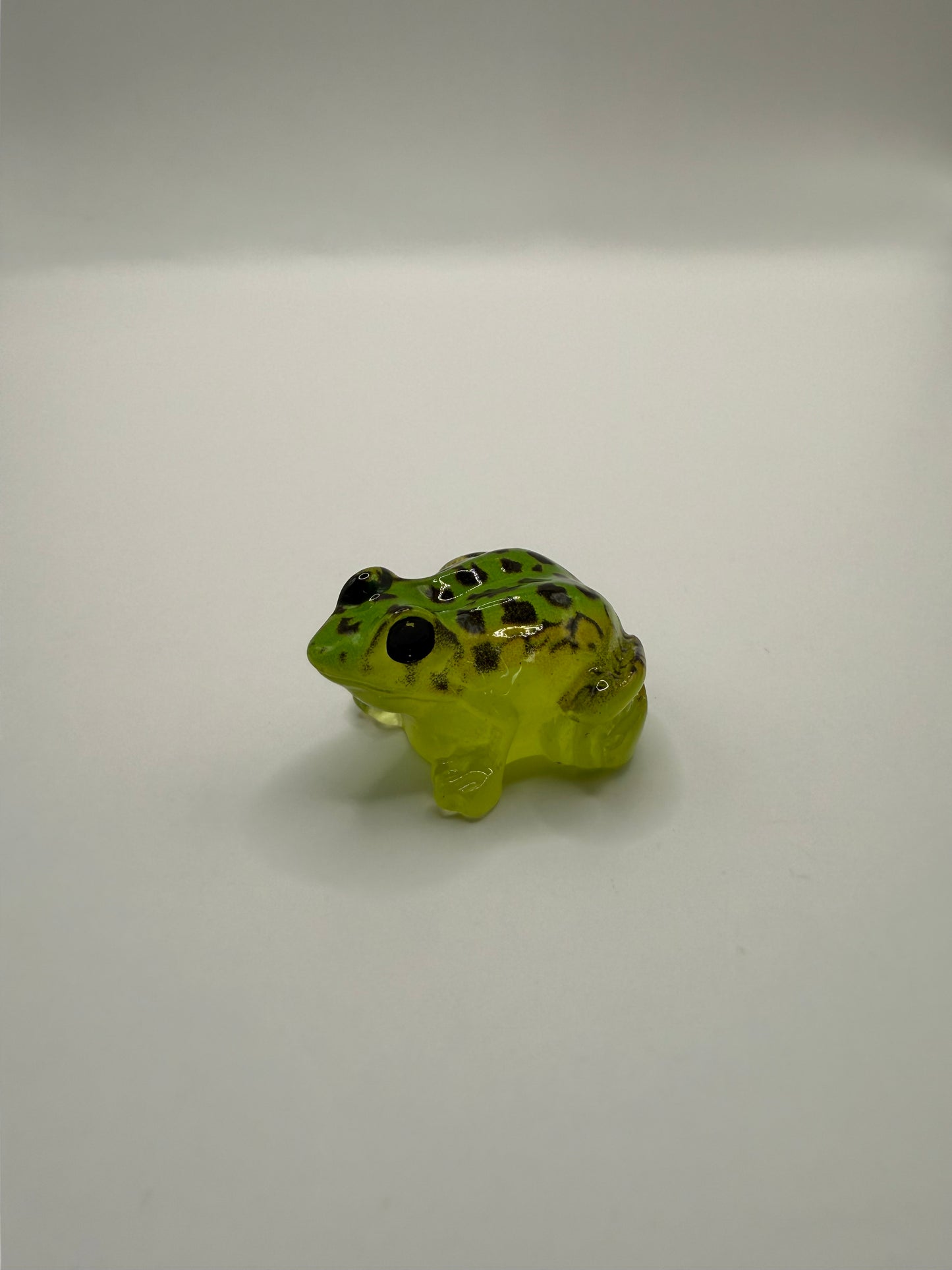 Leuchtende Mini-Frösche-Figuren, 1stk, Farbe zufällig (glow-in-the-dark), 1.7cm x 2.7cm