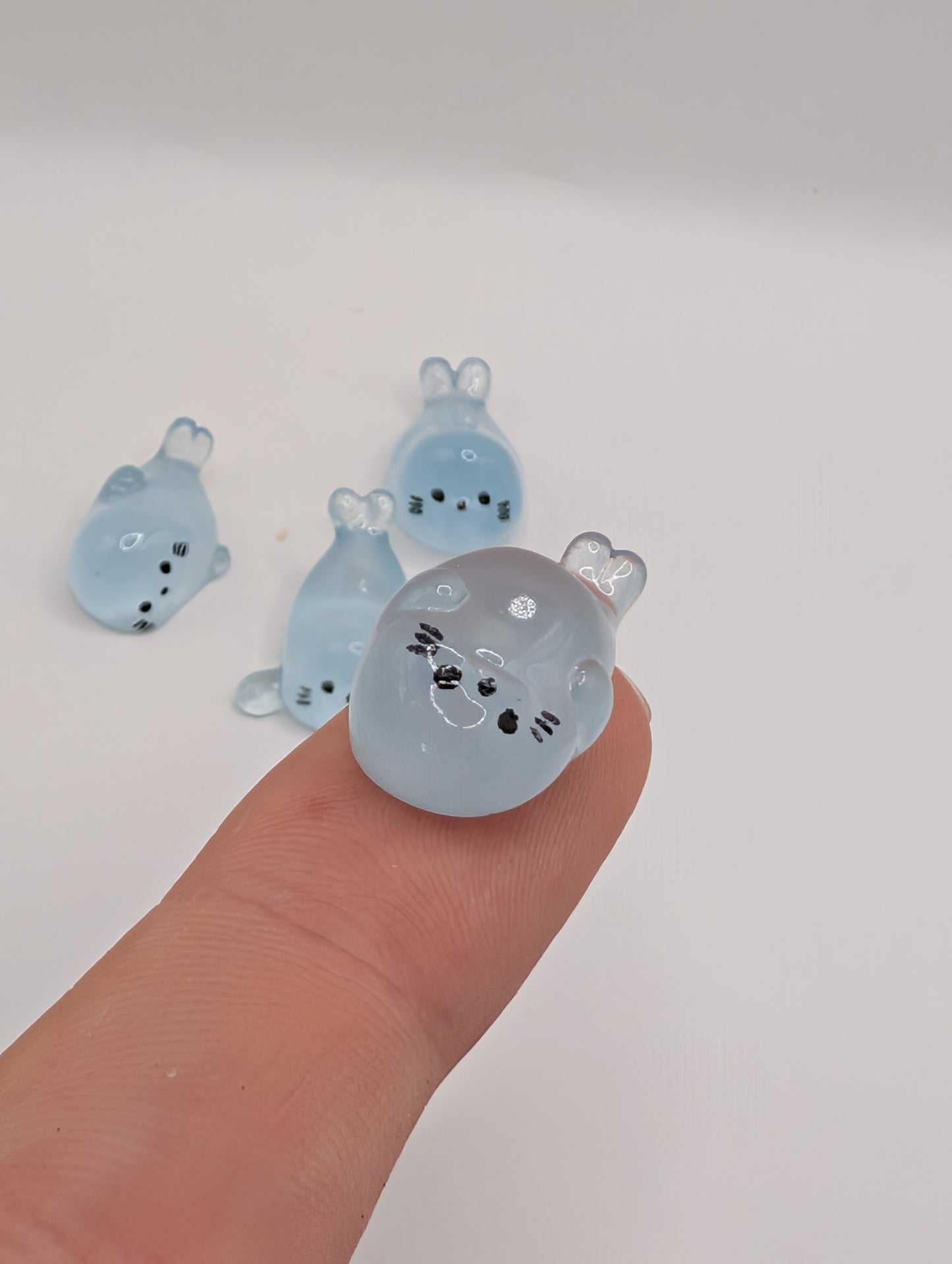 Leuchtende Mini-Seerobben im 4er Set (Glow-in-the-Dark), 2.1cm x 2.2cm